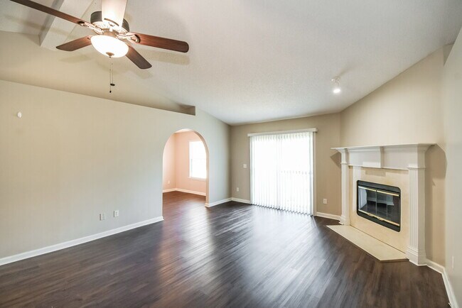 Foto del edificio - 8217 Glasgow Ct