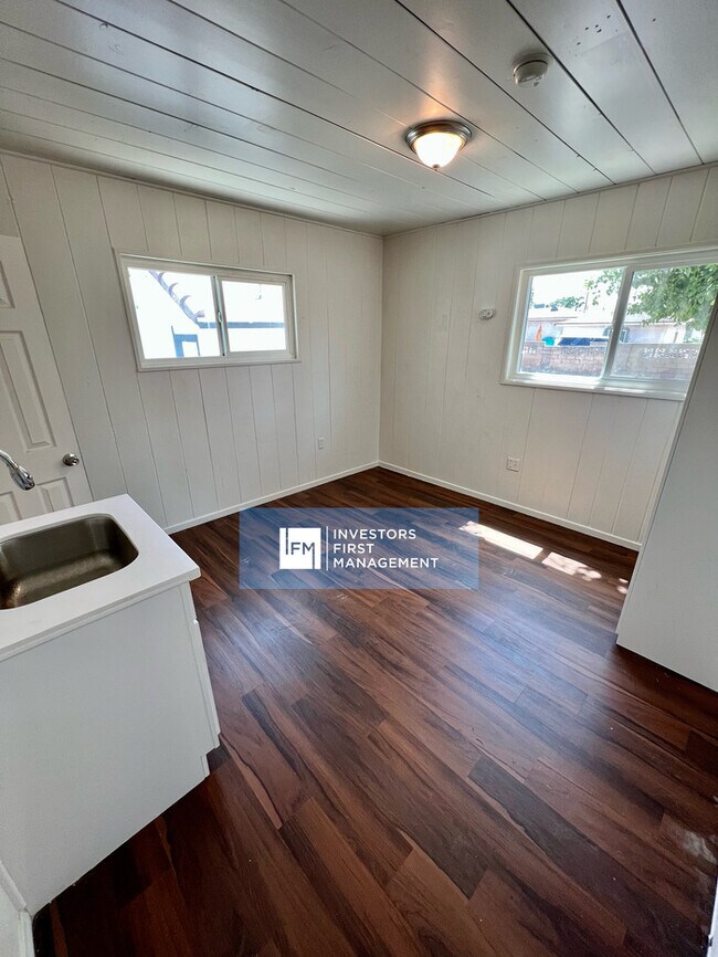 Foto del edificio - 1718 Fairmount Blvd