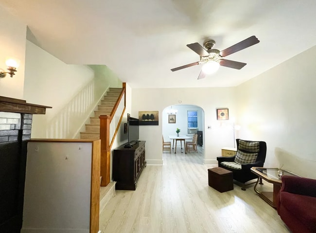 Foto del edificio - 1041 Mirror St