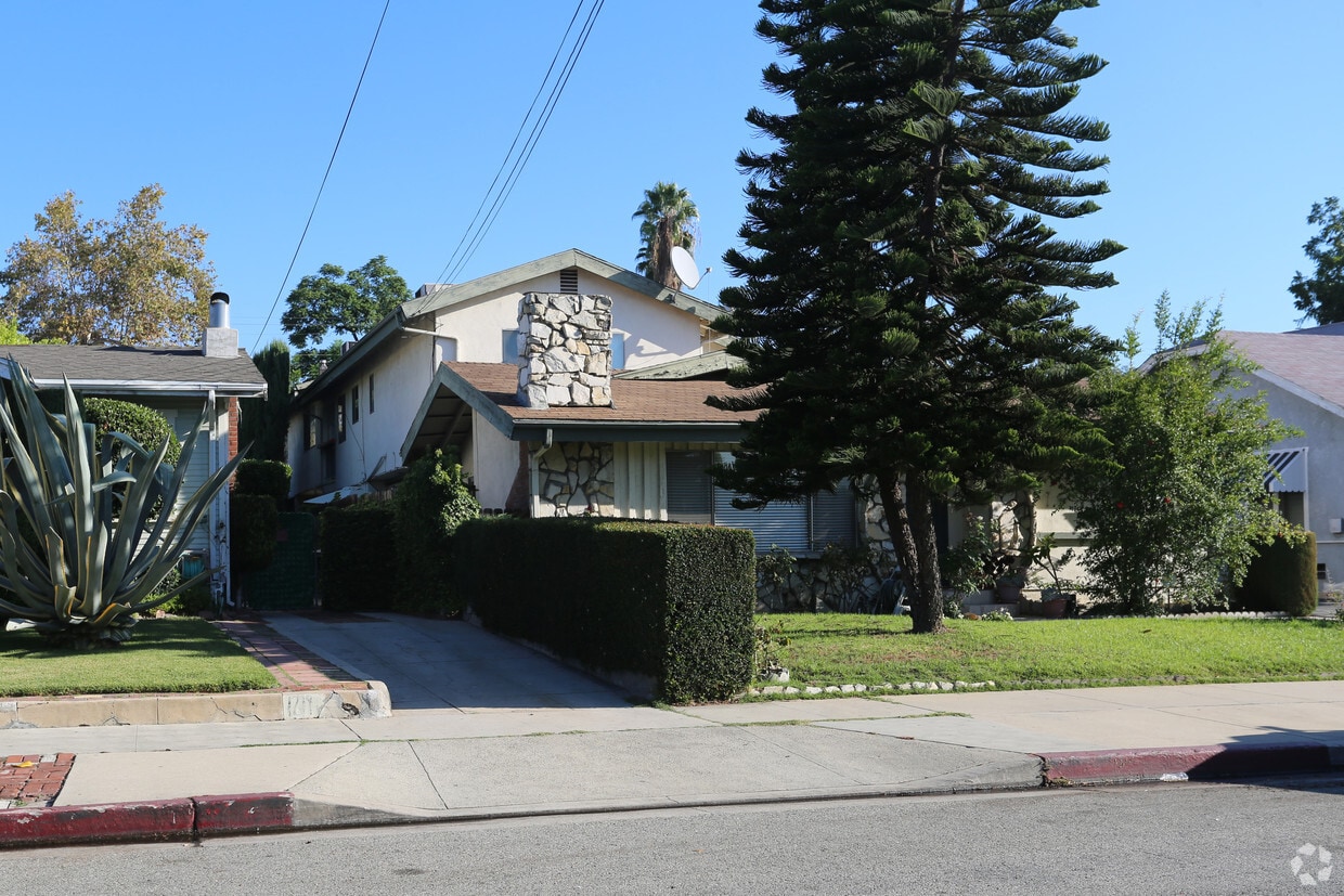 Building Photo - 1223 E Lexington Dr