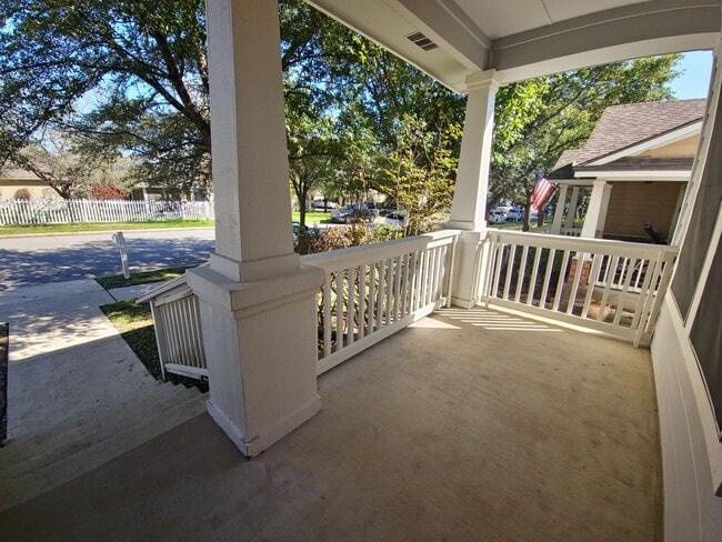 Foto del edificio - Enchanting 4 Bedroom home located in Plum Creek!