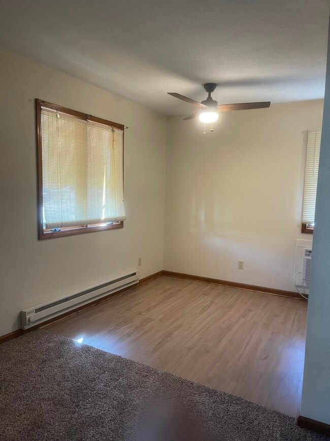 Bedroom - 404 W Jackson St