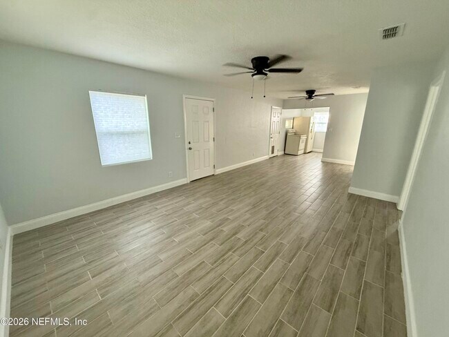 Foto del edificio - 4721 E Castlewood Dr
