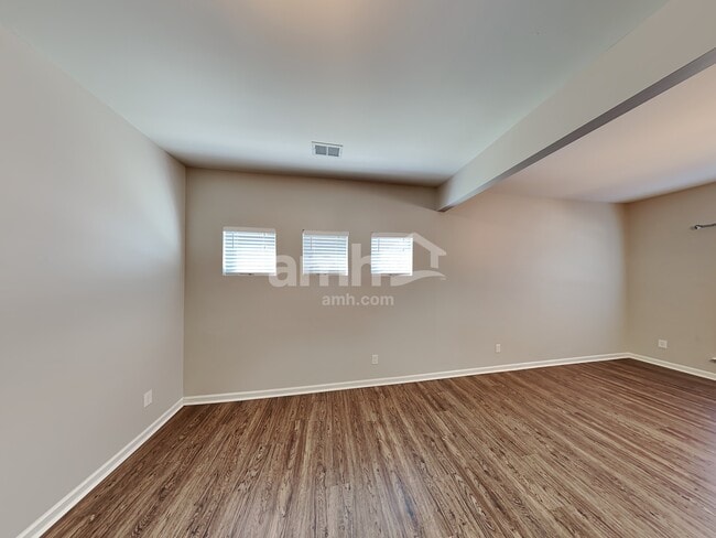 Building Photo - 6009 Sipes Place