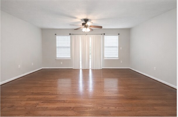 Foto del edificio - 305 Turquoise Ln