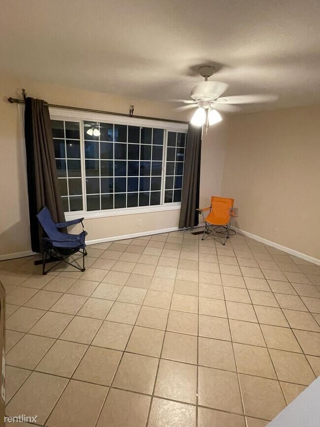 Building Photo - 2 br, 1 bath Duplex - 5240 Norma Way 5240