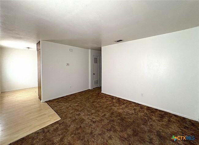 Foto del edificio - 702 N 1st St