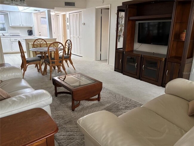 Foto del edificio - 4750 Cove Cir