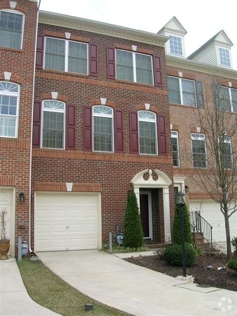 Building Photo - 2472 Cheyenne Dr