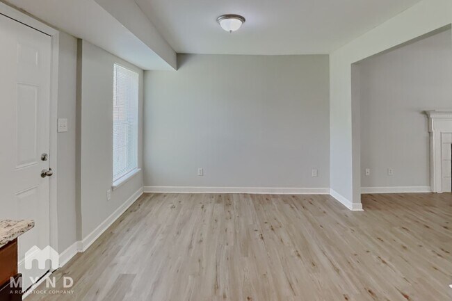 Foto del edificio - 1020 Alston Hill Dr