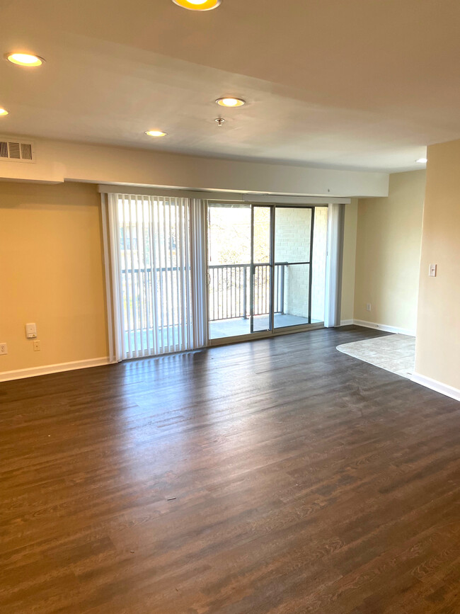 Foto del edificio - 1142 Cove Rd