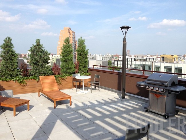 Foto del edificio - 220 N 10th St