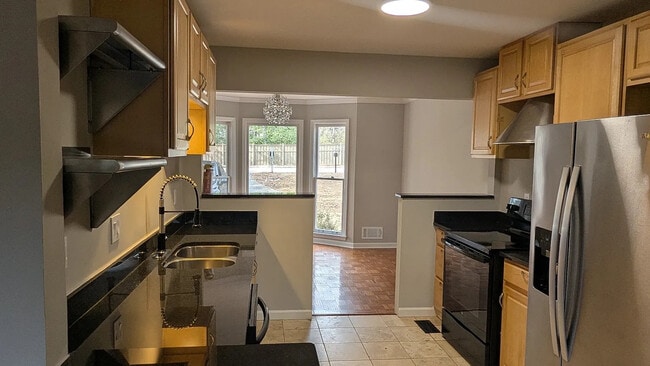 Photo - Room in Townhome on Cooper Lake Dr SE