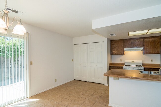 Foto del edificio - 3 Bedroom 2 Bath Home in Quail Ridge Subdi...