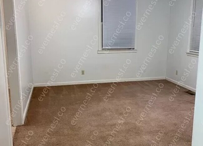 Building Photo - 5520 Bon Air Cir