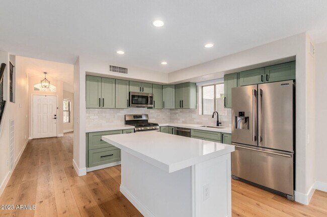 Building Photo - 4 BEDROOM 2.5 BATH 2 STORY LOVELY HOME 2,041 SQ FT SINGLE FAMILY HOME