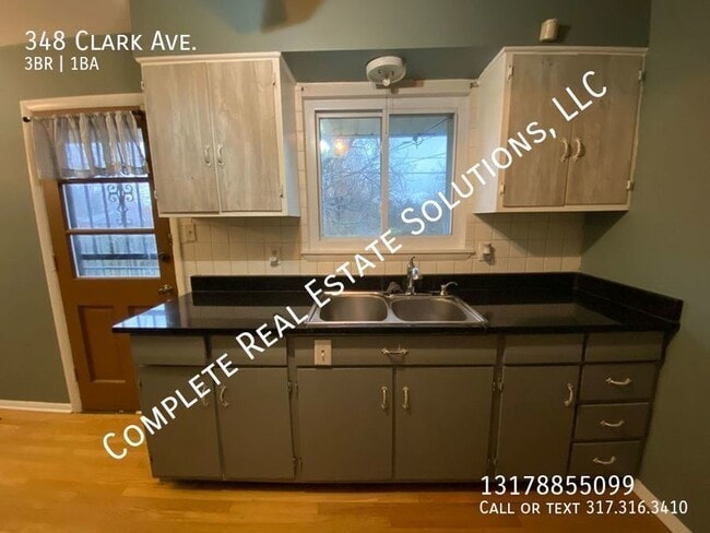 Building Photo - Now Showing  this 3 bedroom, 1 bath home l...