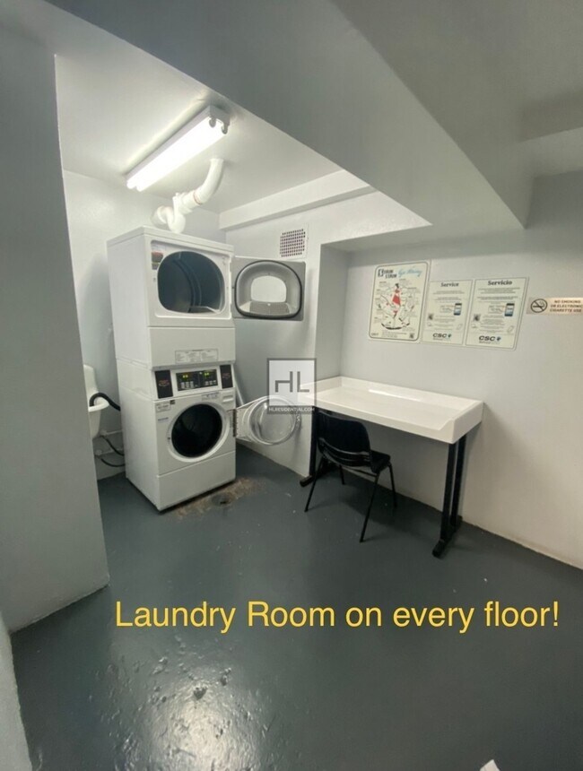 Building Photo - 5 AVENUE