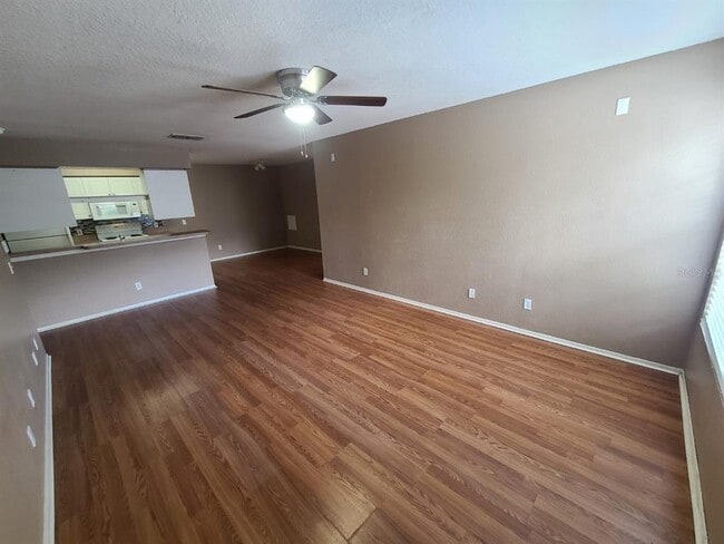 Foto del edificio - 36122 Lake Chase Blvd
