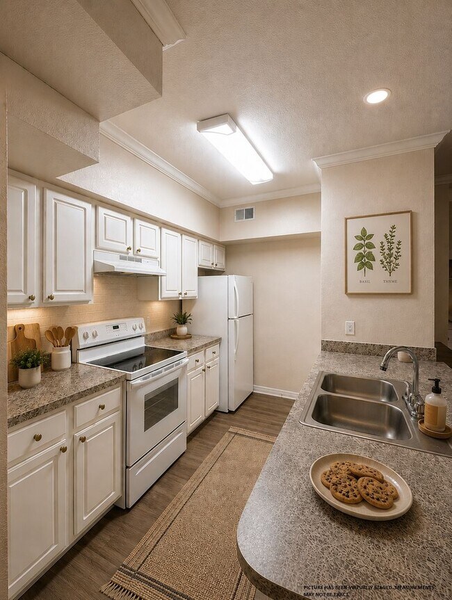 Building Photo - Updated 2x2 condo 1121 square feet, vinyl plank floors & balcony