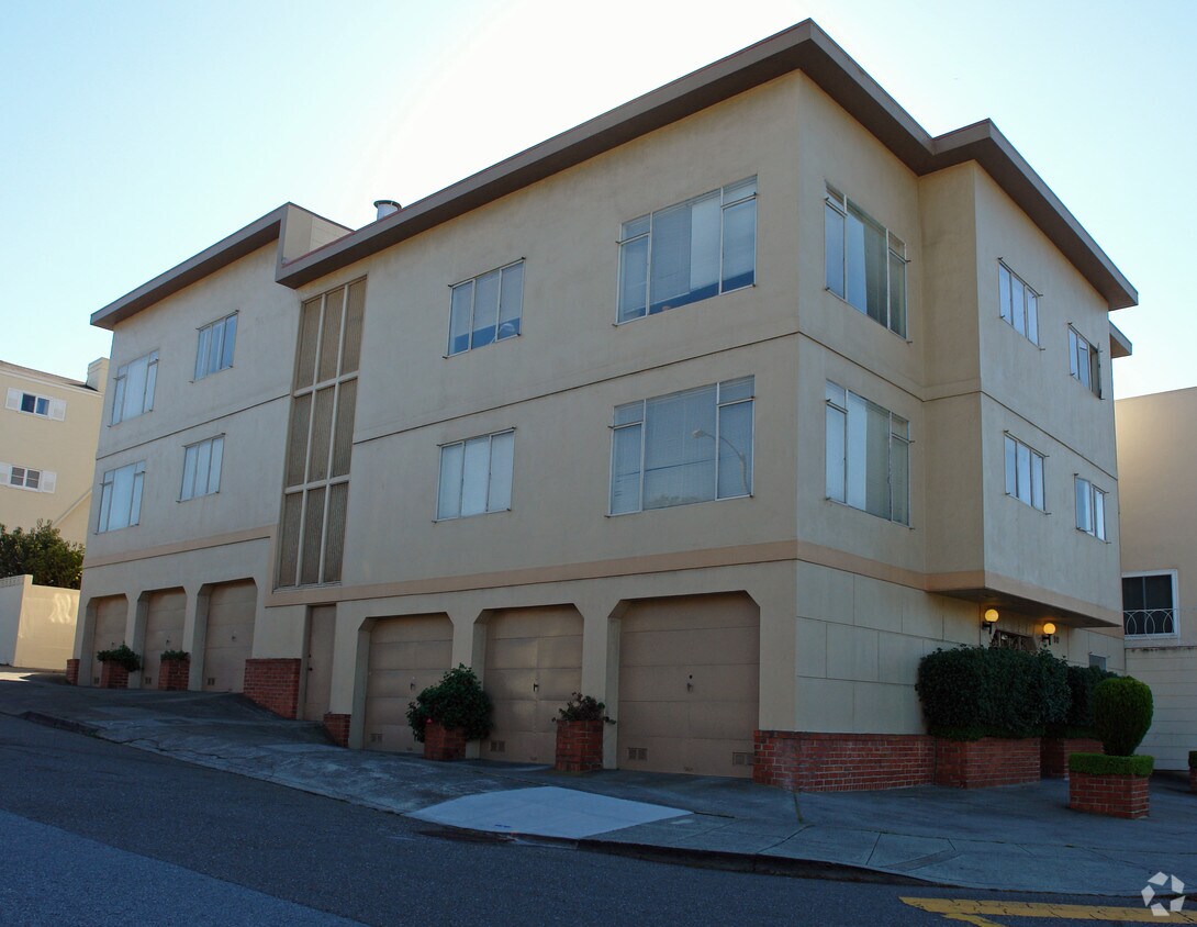 Building Photo - 90 Nido Ave