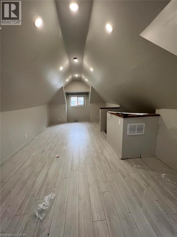 Photo du bâtiment - 155 Wentworth St S