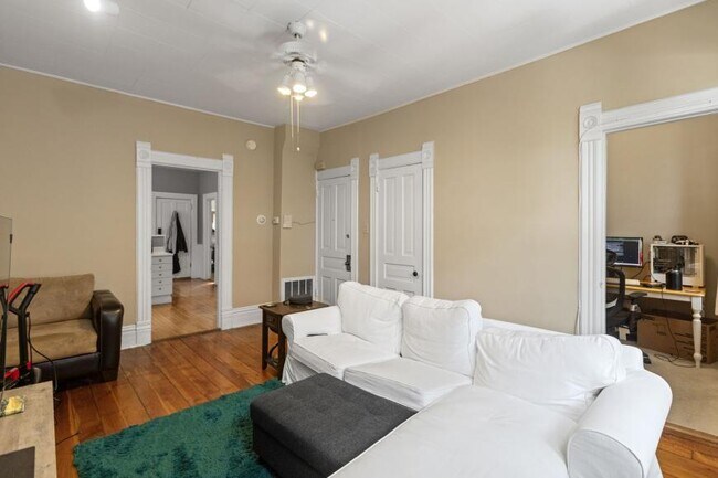 Foto del edificio - 2 bedroom in Chicago IL 60657