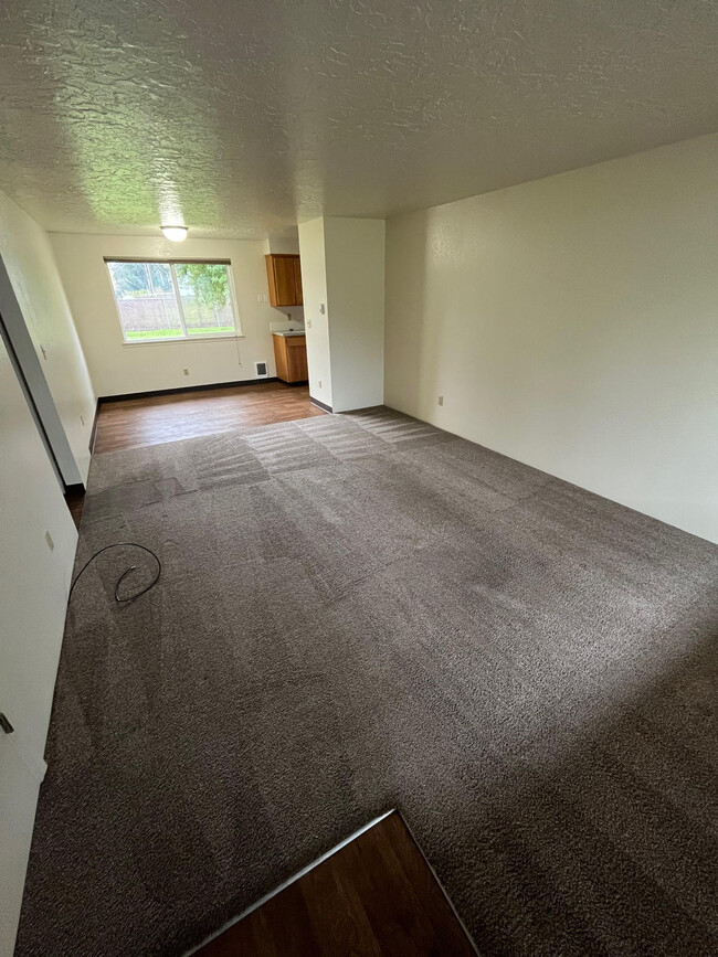 Building Photo - 612 NW Yamhill St