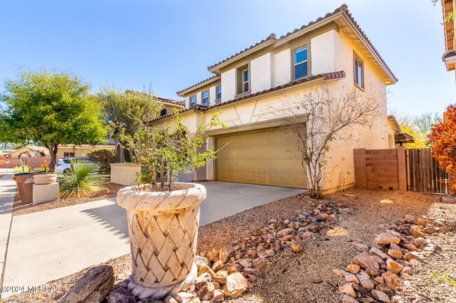 Building Photo - 1599 W Homecoming Way