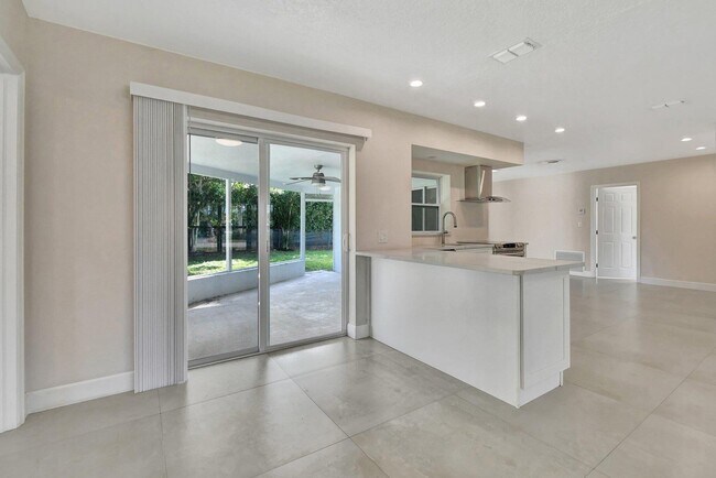 Foto del edificio - 1060 NW 6th Ter