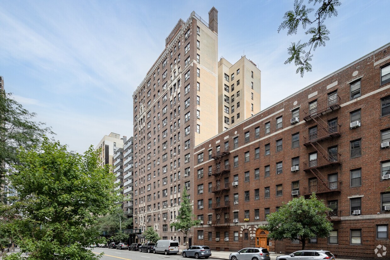 Primary Photo - 127-131 W 96th St