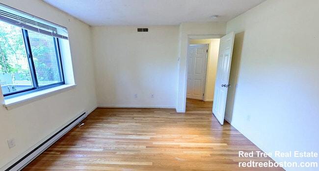 Foto del edificio - 320 Hammond Pond Pkwy