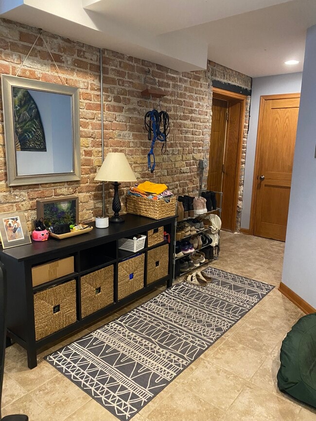 Entry area - 3014 W Palmer