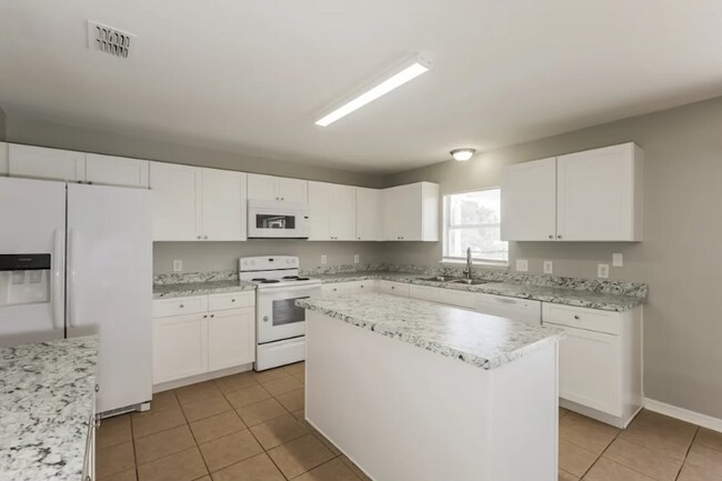 Building Photo - 6034 Sunset Vista Dr