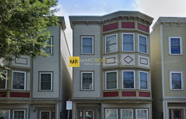 Building Photo - 153 D St
