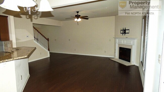 Building Photo - Great Lawrenceville Townhome