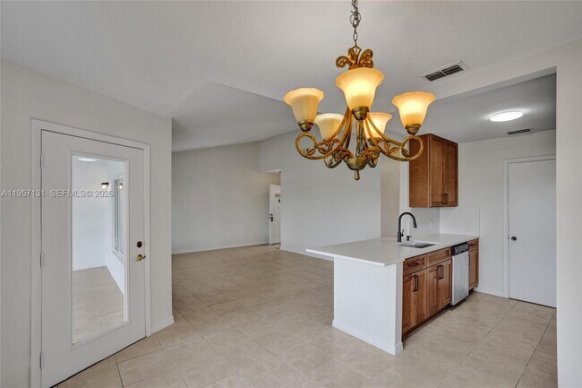 Foto del edificio - 815 Boynton Beach Blvd