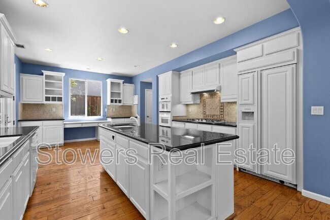 Photo - 1108 Bellingham Square House