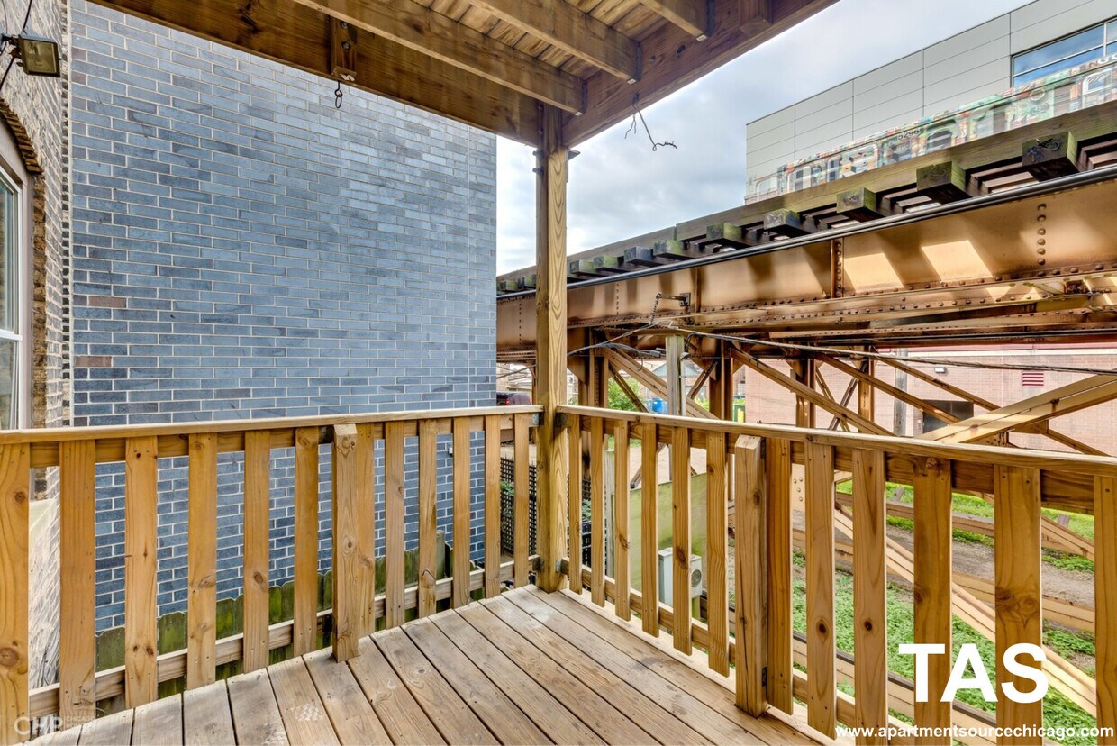 Foto principal - 2218 N Bissell St
