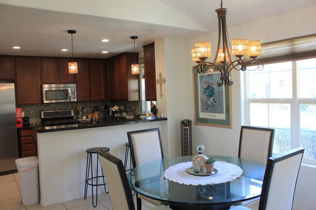 Foto del edificio - 52082 Rosewood Ln