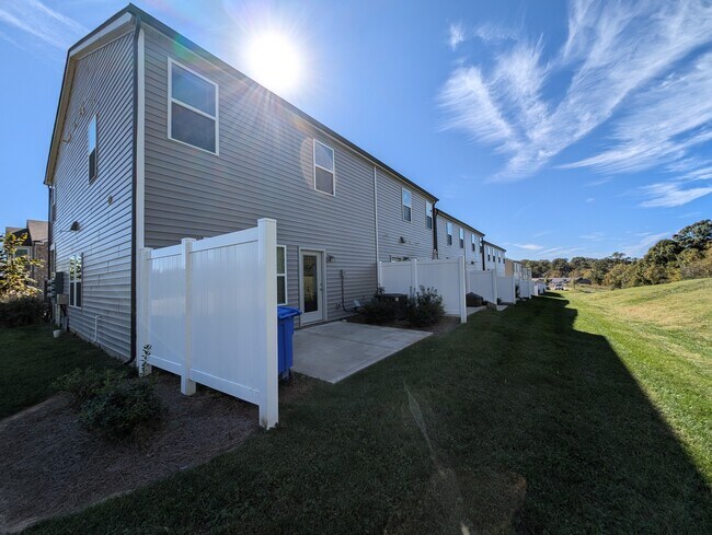 Building Photo - 800 Arrington Wy