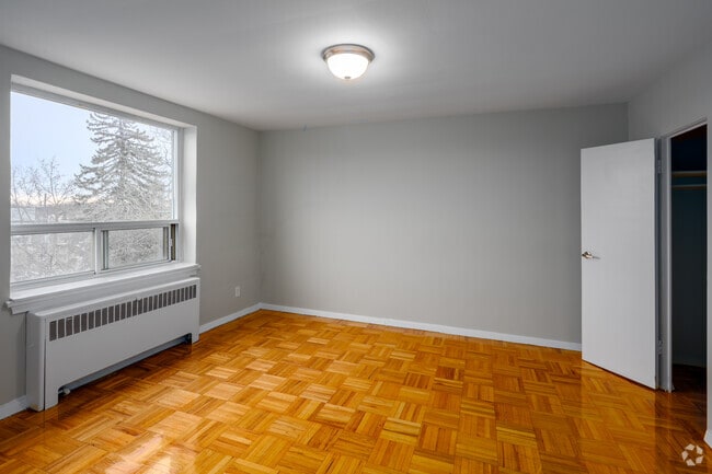 1 Bdrm - Roxbury Manor