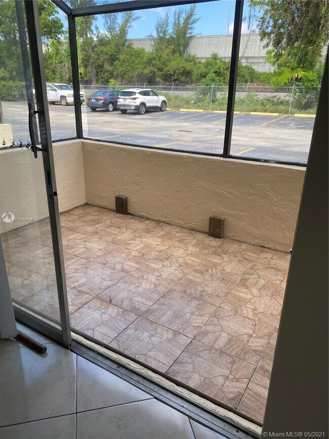 Building Photo - 7847 Miller Dr