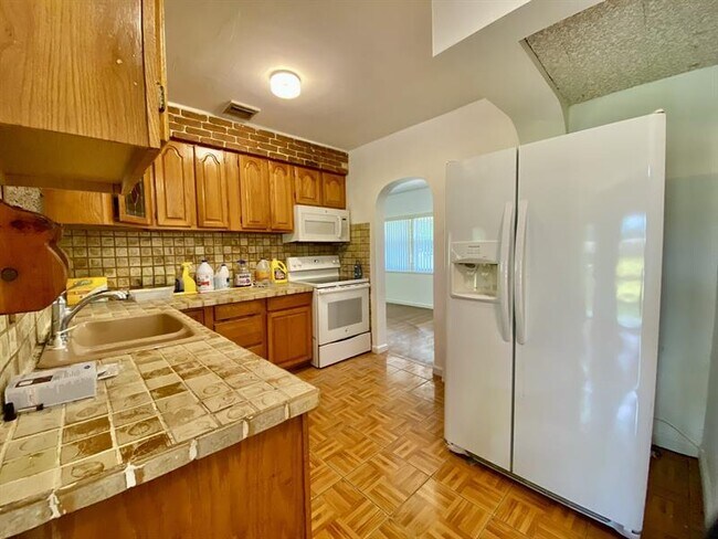 Foto del edificio - 14131 NW 3rd Ave