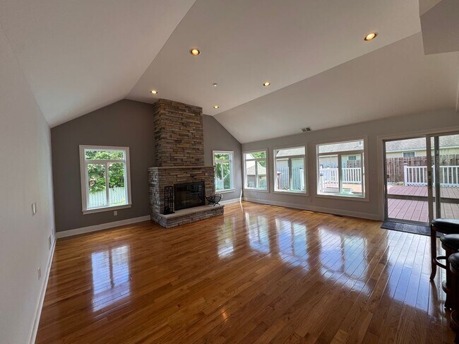 Building Photo - 60 Belleview Ave