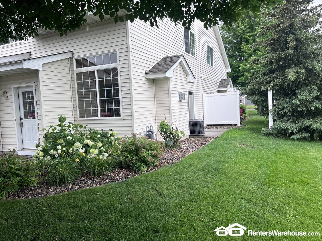 Foto principal - 2457 Yellowstone Dr