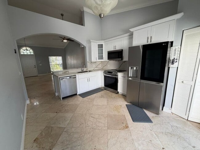 Building Photo - 7657 Sanctuary Dr