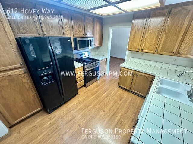 Foto del edificio - 612 Hovey Way