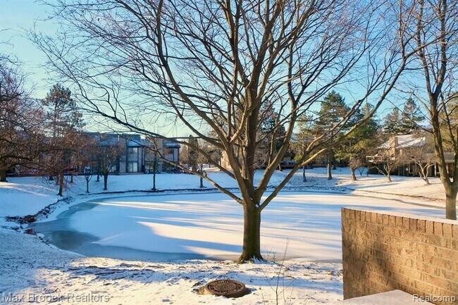 Foto del edificio - 5238 Brett Ct