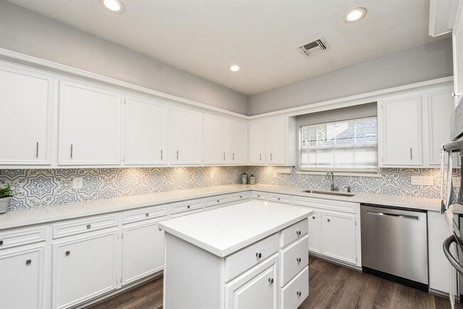 Building Photo - 5511 Westerham Pl